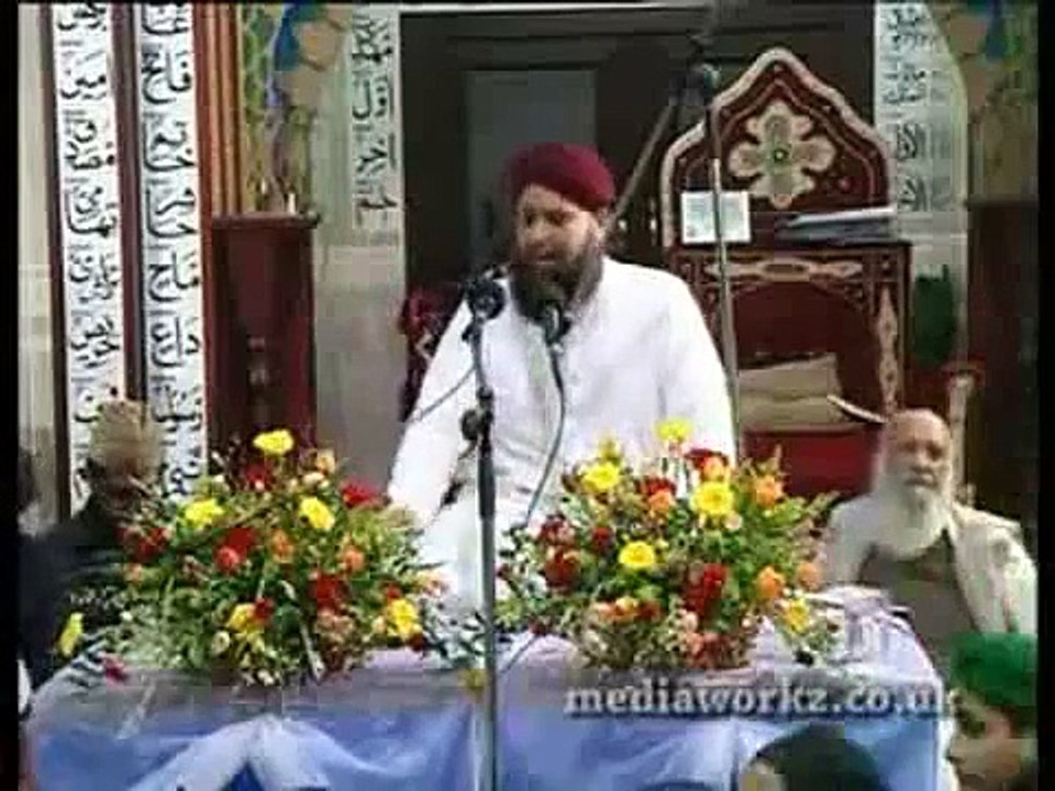 Owais Raza Qadri -- Zahe Izzato Aitlaye Muhammad Latest 2015 Naat Sharif of Owais Raza Qadree
