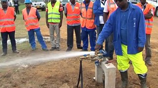 Visite des chantiers d'adduction d'eau : le Président à la centrale électrique d'Angondjé