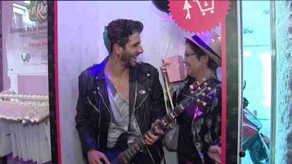 "Kens" de carne y hueso exhiben sus atractivos en una boutique de Madrid