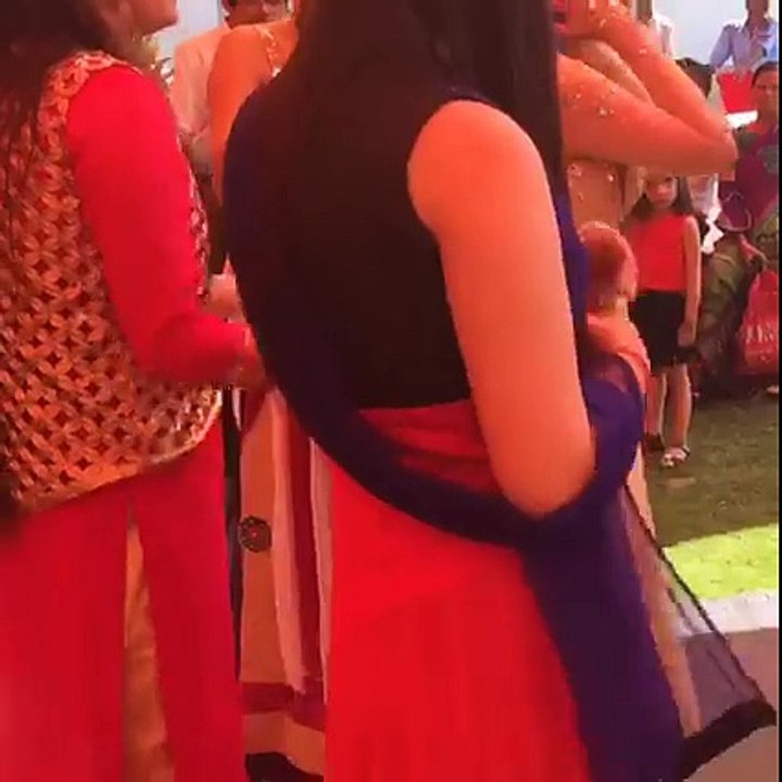 Kainaat Arora enjoying at her sister's wedding