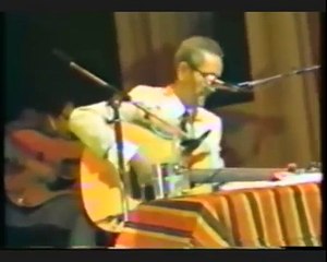 Slimane Azem - D Aɣrib d aberrani - Live  Olympia 1982