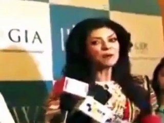 Descargar video: Sushmita Sen Reciting Surah Al Asr of Holy Quran