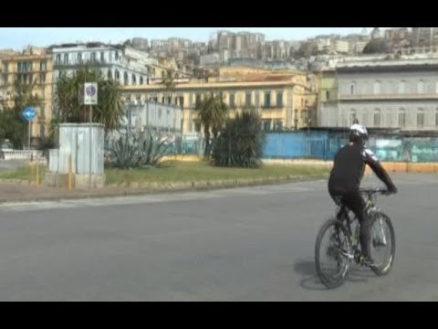 Napoli - Tornano le domeniche ecologiche in città -2- (18.05.15)