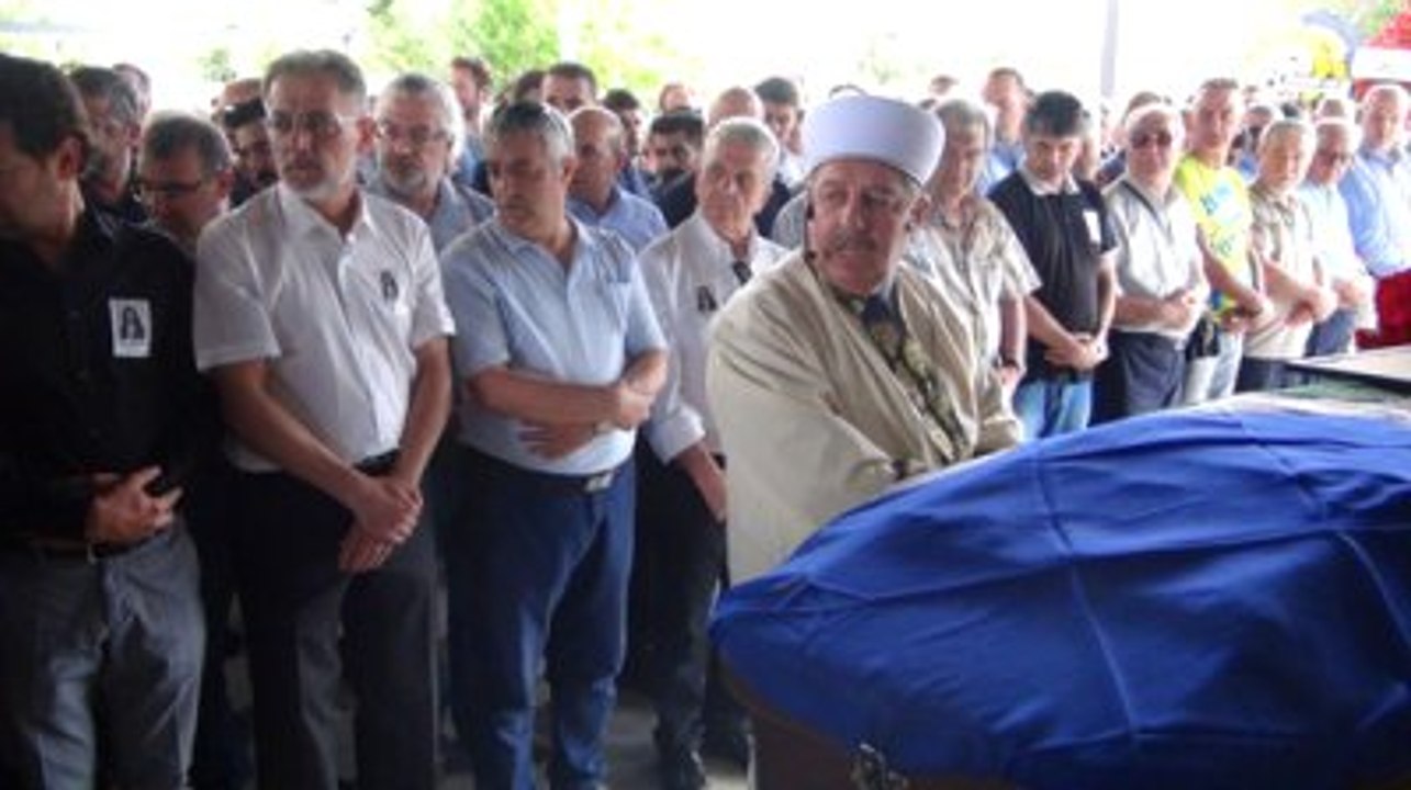 Avukatın Cenaze Namazını Kıldıran İmam Gözyaşlarına Hakim Olamadı