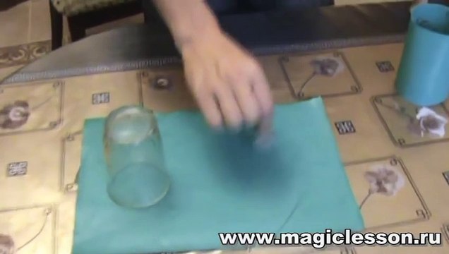 Самый эффектный фокус. Монета и стакан (исчезновение)