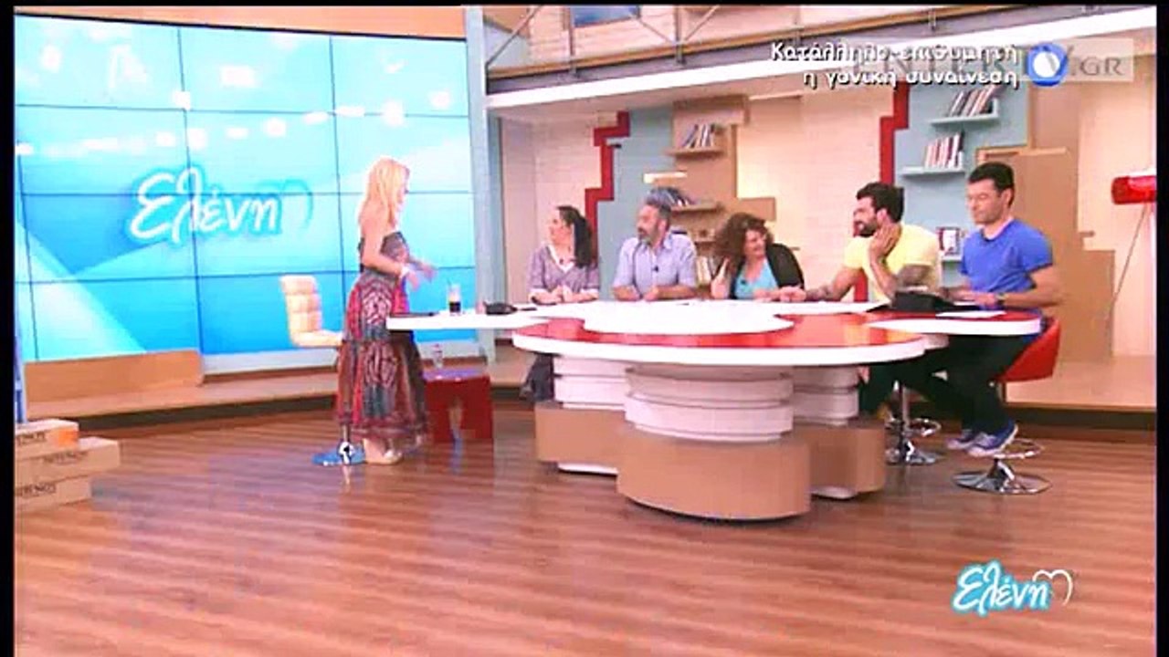 Το φιλί της Ελένης στη συνεργάτιδά της Χθες κάτι ένιωθα περίεργο