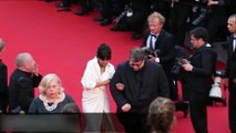 #FestivalDeCannes2015 : La malédiction Sophie Marceau, après la petite culotte, elle sort le sein !