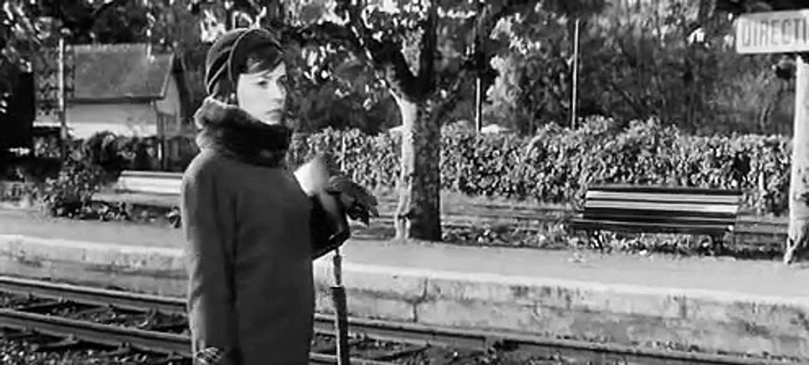 Le journal d'une femme de chambre (1964) Trailer