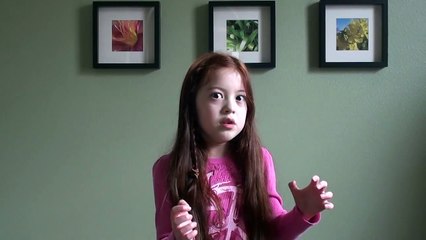 8 year old girl sings the Queen of the Night (Der Hölle Rache)