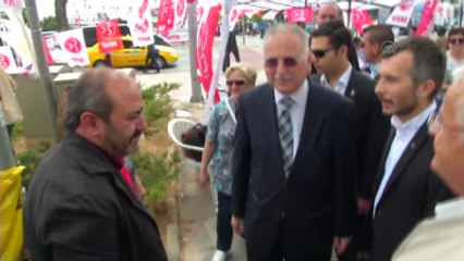 Ekmeleddin İhsanoğlu, Beşiktaş'ta Vatandaşlarla Bir Araya Geldi