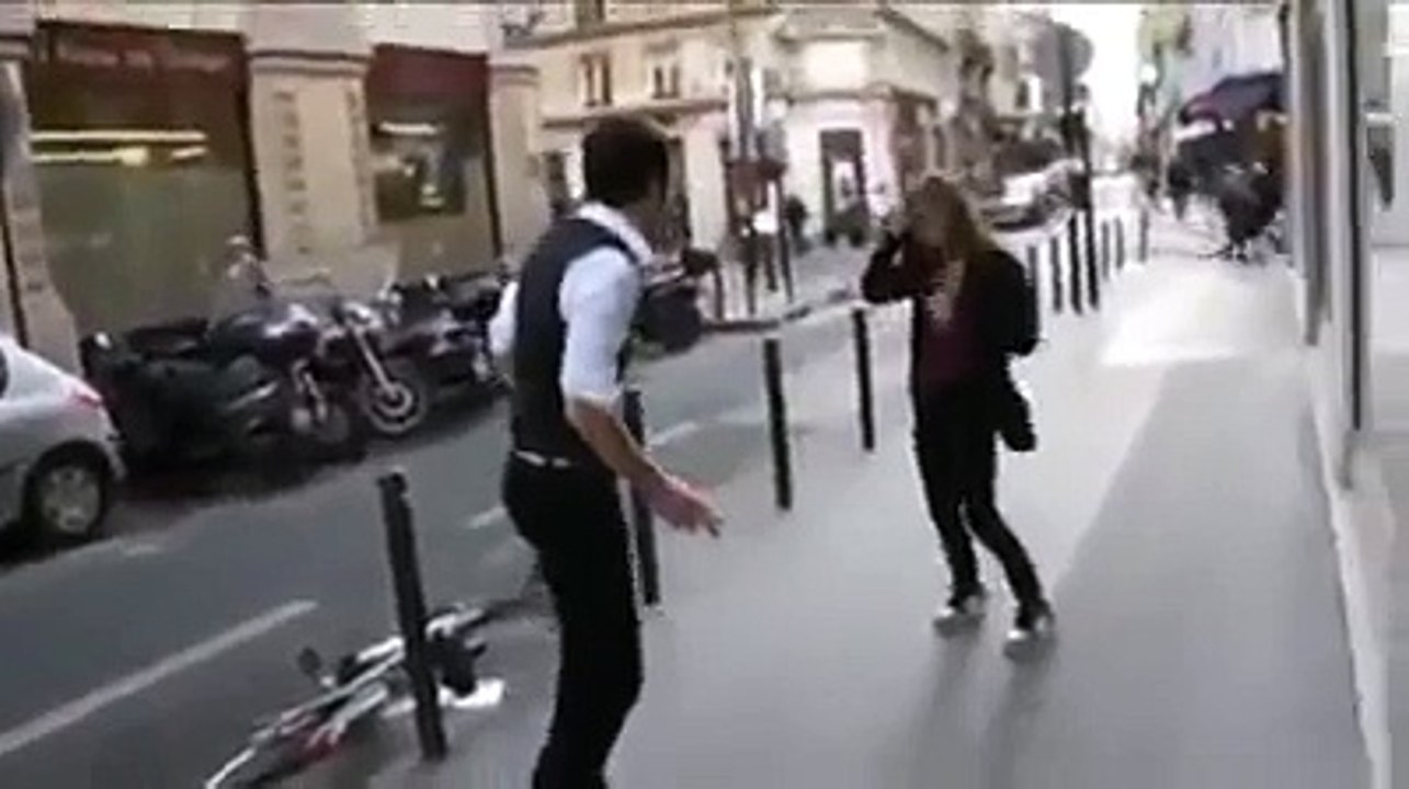 Beautiful gurl.....must watch