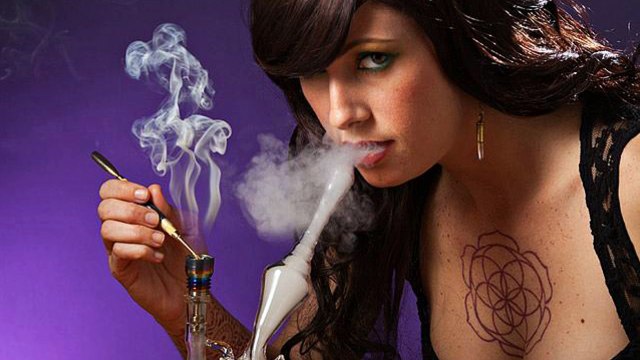 The best quality glass bongs and water pipes at affordable prices