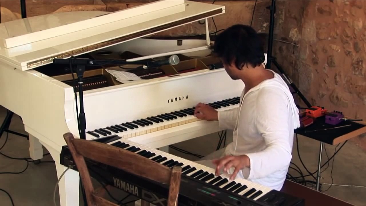 Bachar Mar-Khalife - MIRROR MOON - كانت الحلواي - بشار خليفة