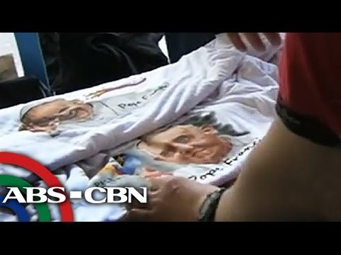 Pope Francis items, mabenta na