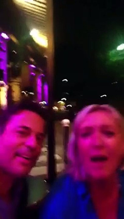 Marine Le Pen chante son amour à Nicolas Sarkozy