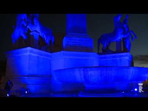 Roma - La Fontana dei Dioscuri sulla Piazza del Quirinale illuminata di blu (01.04.15)