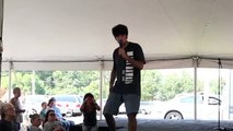 Josh Davis sings 'RUBBERNECKIN' at Elvis Week 2013 (video)