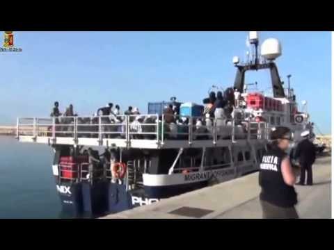Canale di Sicilia - Sbarco di migranti (06.05.15)