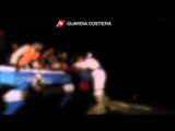 Canale di Sicilia - Migranti salvati da Guardia Costiera (11.04.15)