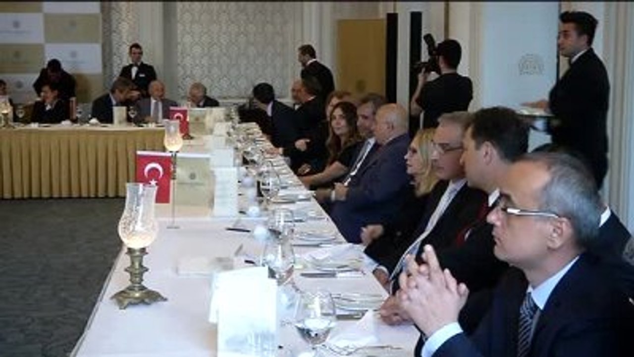 Başbakan Yardımcısı Ali Babacan Fikir Sofrası'na Katıldı