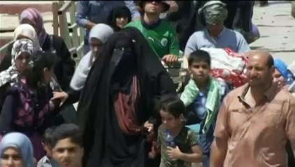 Irak : les habitants de Ramadi fuient par milliers vers Bagdad, à pied