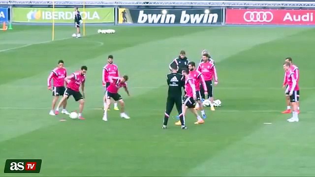 Cristiano Ronaldo, Arbeloa and Coentrao Amazing Panna Show in Real Madrid Training 2015