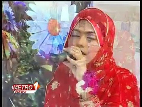 Noori mehfil pa chadar tani noor ki by Syeda Almas Akhtar on Metro One News