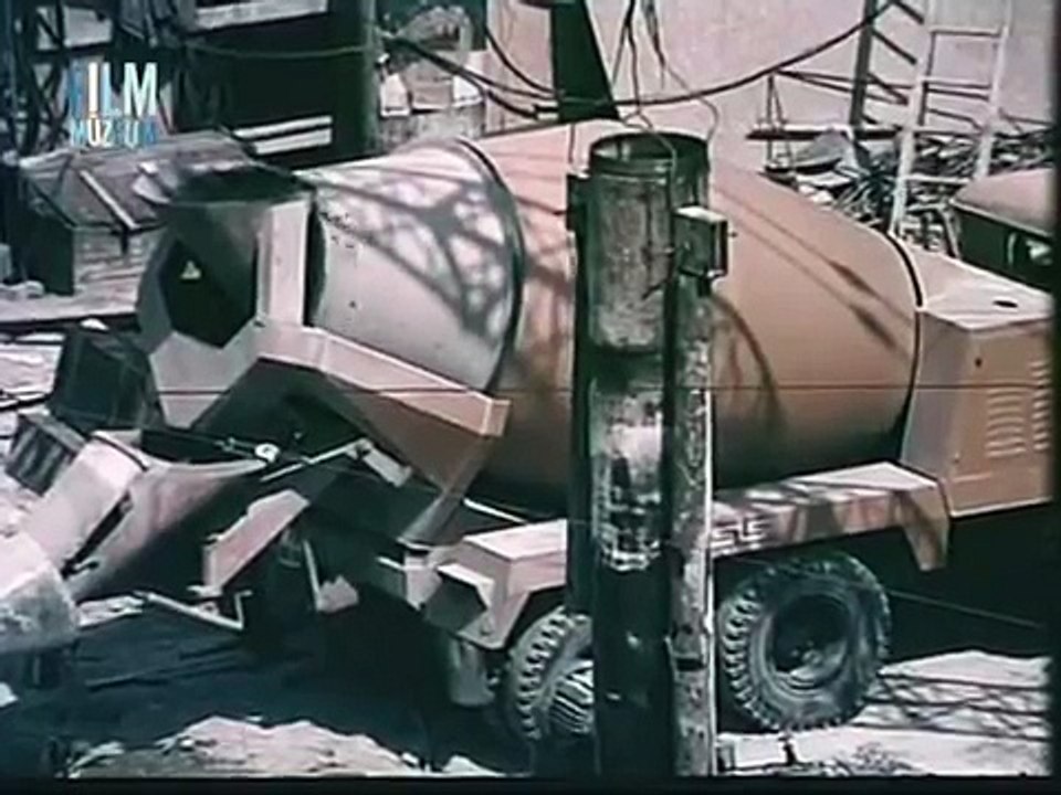 Retró filmek-Randevú  a Deák téren (1975).avi