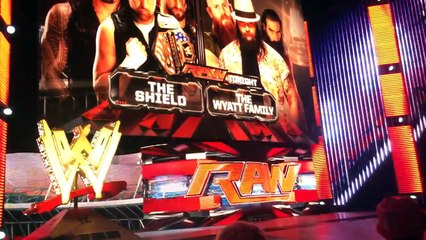 WWE RAW Live in CHICAGO 03/03/14 CM PUNK ENTRANCE (Heyman comes out)