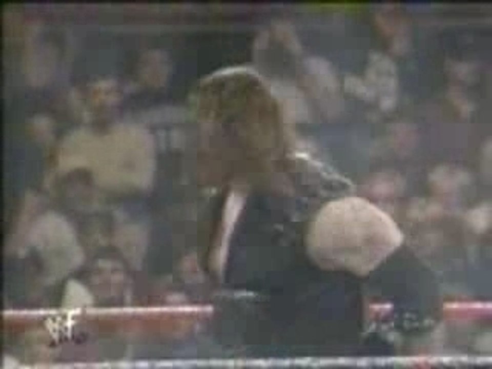 wwe - kane dressed up as undertaker