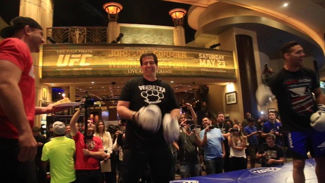 UFC 187 Open Workouts: Cerrone crashes the party, Weidman pranks trainer