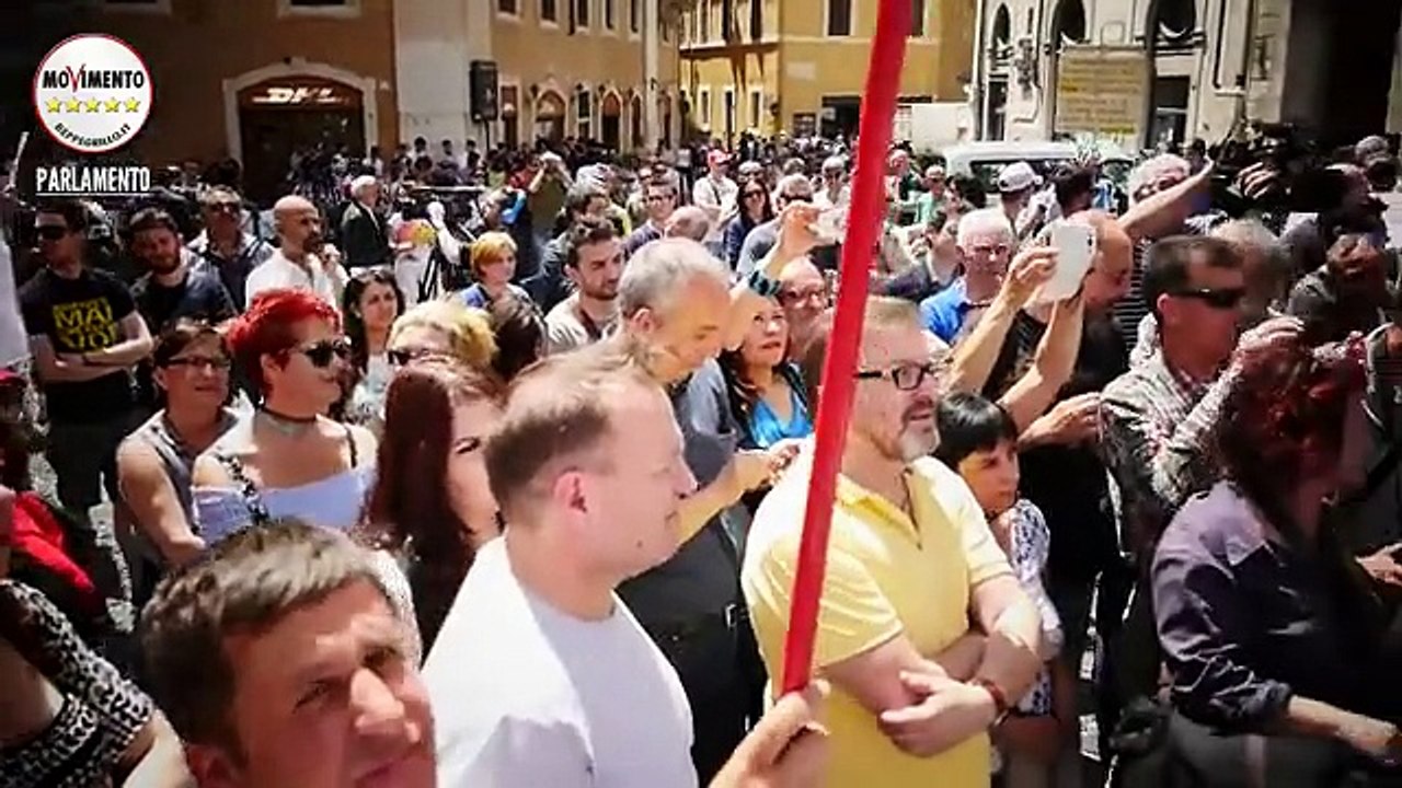 #NoalddlDistruzione - il M5S in Piazza per la scuola - MoVimento 5 Stelle