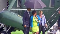دیکھئے امریکی صدر اوباما نے کس طرح اپنی اسٹاف ممبرز کا بارش میں انتظار کیا پھر ایک چھتری ہونے کی وجہ سے انکے ساتھ اپنی چ
