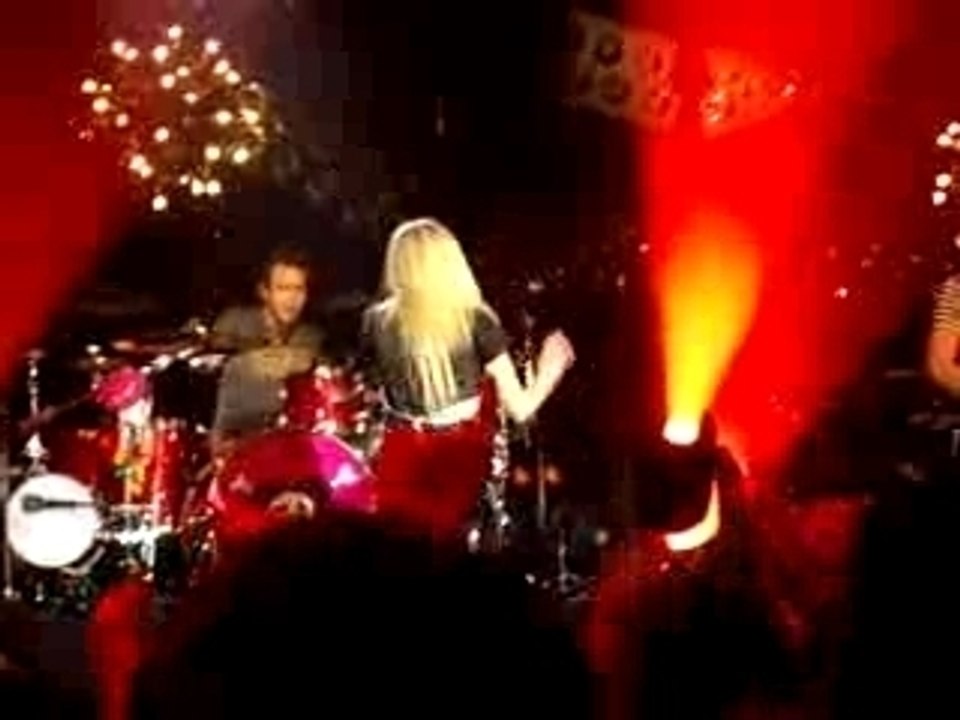 AVRIL LAVIGNE ELYSEE MONTMARTRE 25/03/07