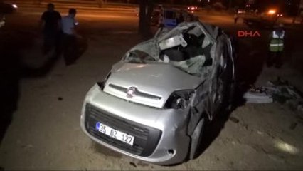 İzmir'de Hafif Ticari Araç Takla Attı: 1 Ölü, 3 Yaralı