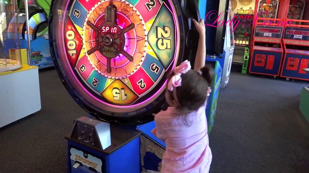 CHUCK E CHEESE BDAY @ 6 YRS OLD!