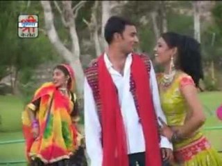 ओढ़नी सर से सिरकती जाये - घूमर छे नखराली ( राजस्थानी )