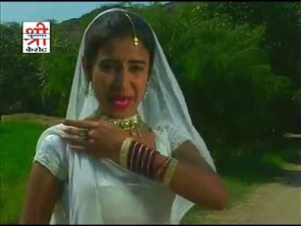 म्हारी गोरी तने वेलवेट को लेन्गो ला दू ऐ - घूमर छे नखराली ( राजस्थानी )