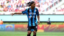 Ronaldinho'dan şaşkına çeviren pas!