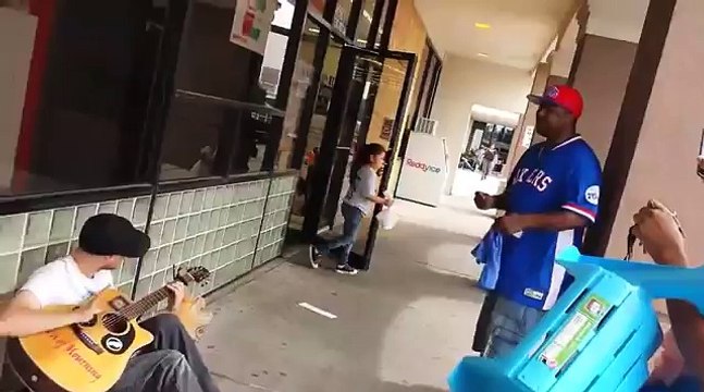 Amazing jam session - Three random guys sing together