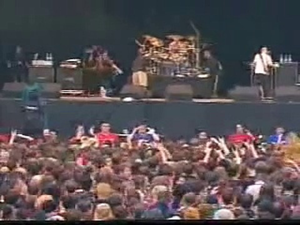 System Of A Down - prison song 2001 Reading Festival Live