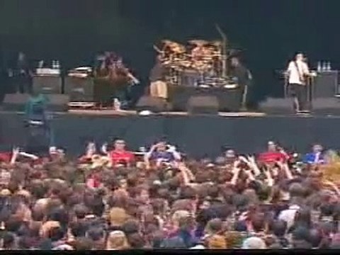 System Of A Down - prison song 2001 Reading Festival Live