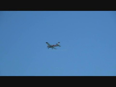 Belle plage : Bruit des vagues Avion qui passe près de la plage