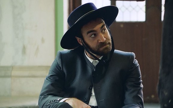 Iñaki a caballo, dispuesto a cumplir el sueño de Carmen - Allí abajo