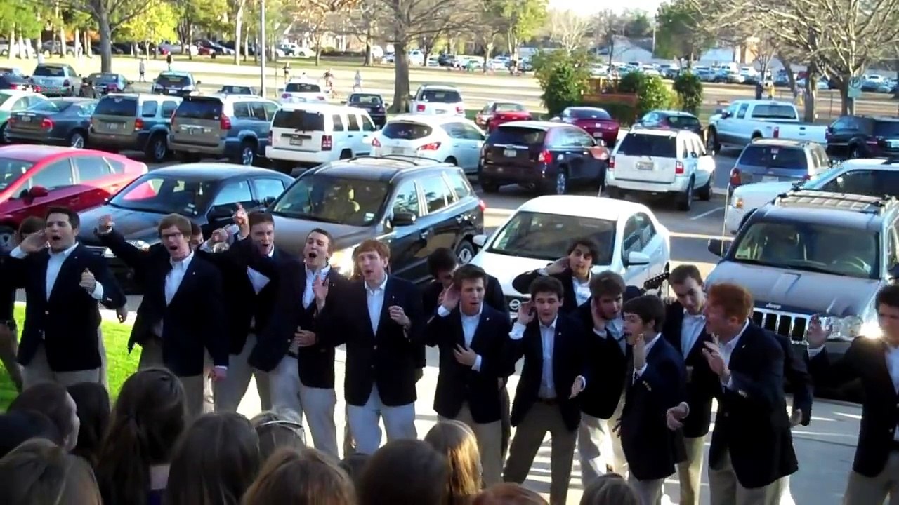 SMU Beta Theta Pi serenades Alpha Chi Omega