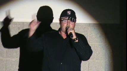 ETA sings 'Are You Lonesome Tonight' Elvis Day 2005