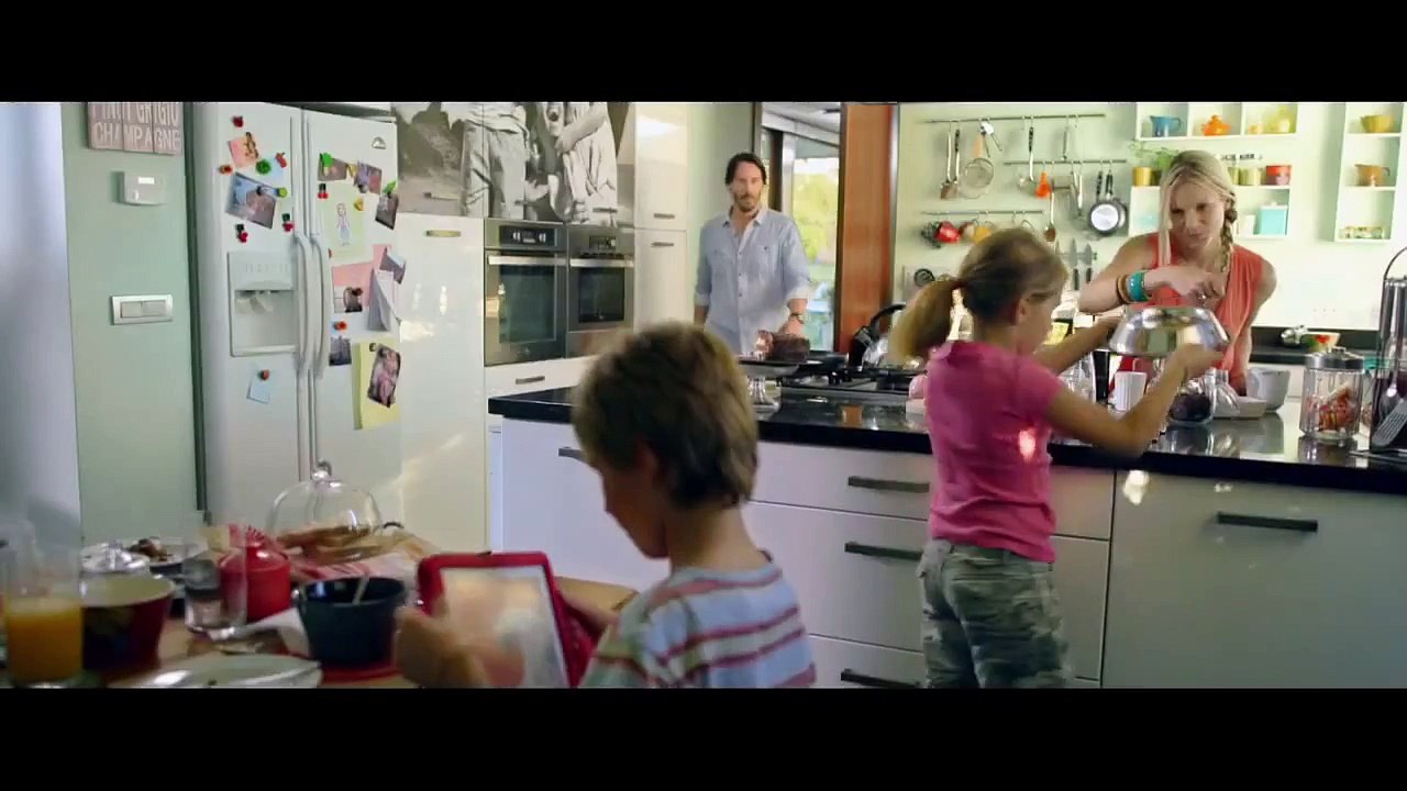 Knock knock - Official Trailer (HD)