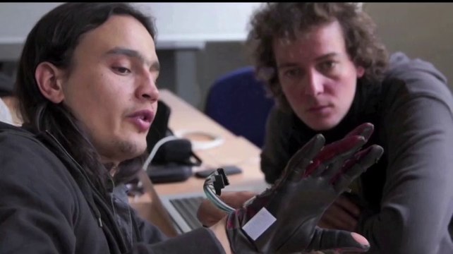 Résidence d'artiste en entreprise : Ezra - Atelier Arts et sciences