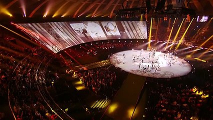 Bailarinas reproduzem abertura clássica do "Fantástico"