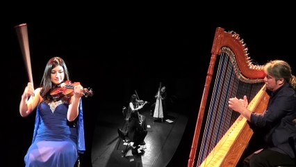 El Caballo de la tierra roja by Ismael Ledesma